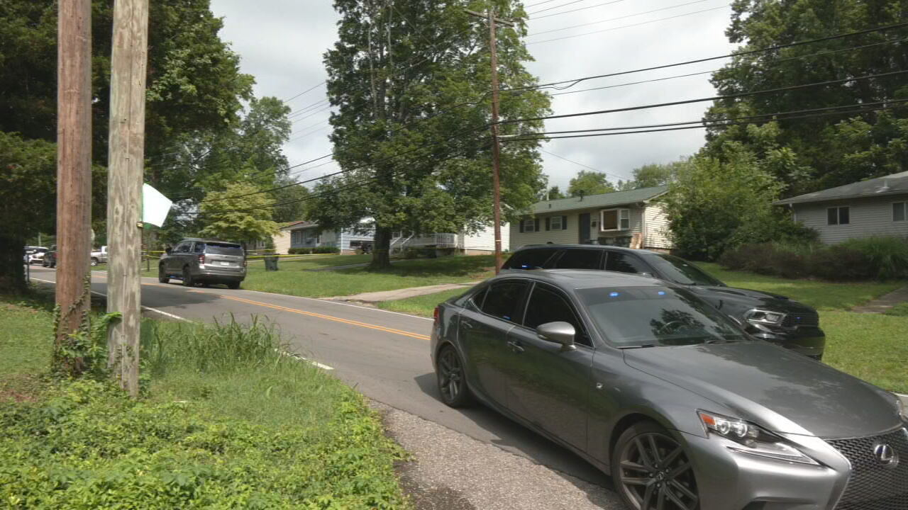 1 dead, another hospitalized after shooting inside Jeffersontown home, police say